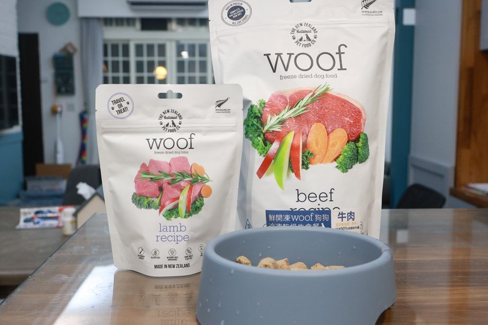 天然無穀凍乾狗糧推薦｜NZ Natural鮮開凍WOOF凍乾。紐西蘭凍乾生食、天然無穀高含肉量，挑嘴犬也愛吃！