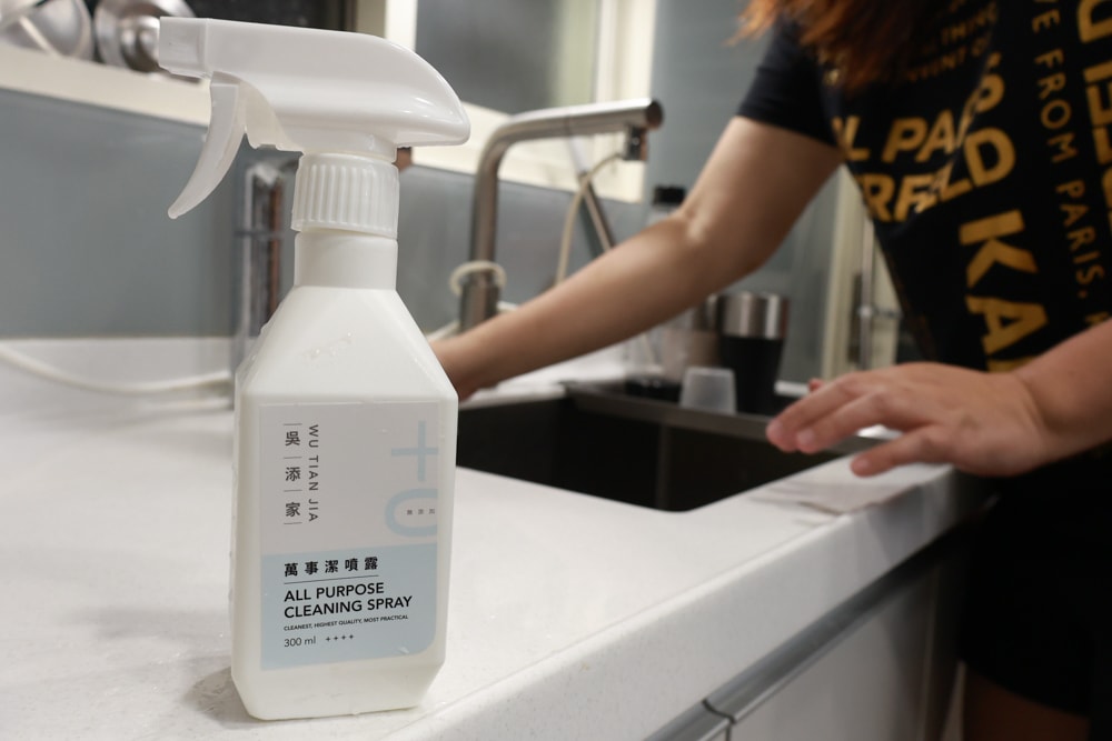 毛孩家庭清潔推薦｜吳添家植萃酵素清潔劑！從地板、空氣、織品一次搞定、天然無添加、全方位家庭清潔神隊友