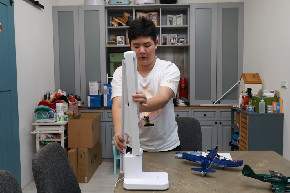 喜光全光譜 TIONE 光健康智慧全光譜LED護眼檯燈 底座款 | 真實使用心得、孩子讀書、拼樂高必備好光源、照亮閱讀學習好舒適! - 第22張圖 喜光全光譜 TIONE 光健康智慧全光譜LED護眼檯燈 底座款 | 真實使用心得、孩子讀書、拼樂高必備好光源、照亮閱讀學習好舒適!