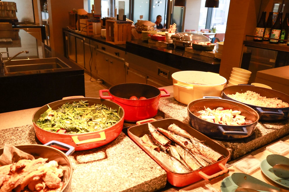 高雄住宿推薦｜高雄英迪格酒店。寵物住房專案開箱，近中央公園、捷運、美食購物都方便！