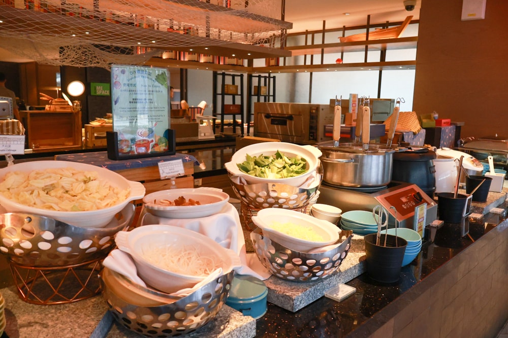 高雄住宿推薦｜高雄英迪格酒店。寵物住房專案開箱，近中央公園、捷運、美食購物都方便！