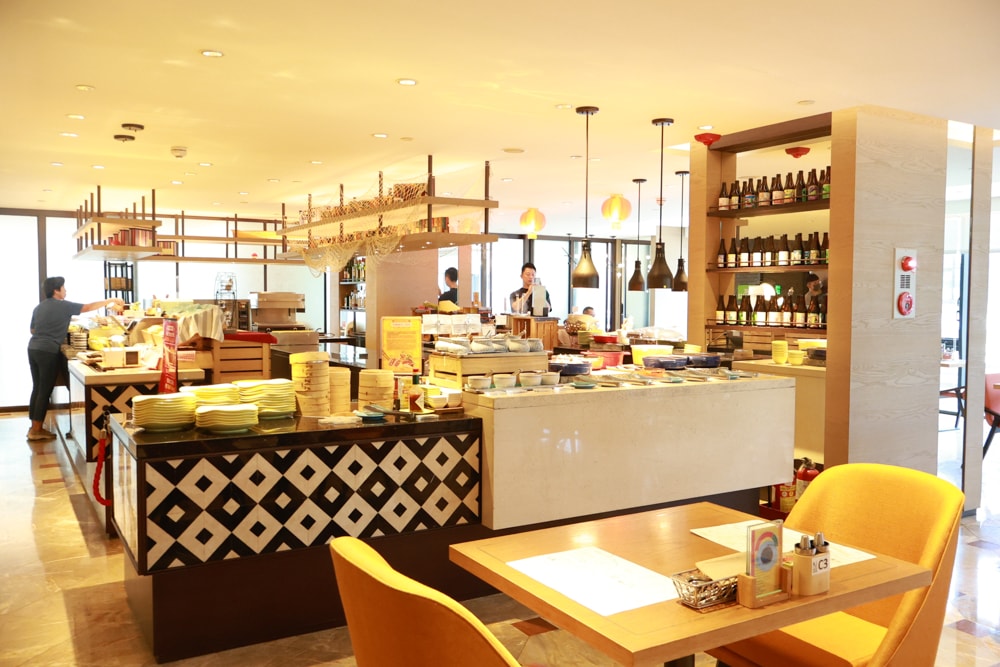 高雄住宿推薦｜高雄英迪格酒店。寵物住房專案開箱，近中央公園、捷運、美食購物都方便！