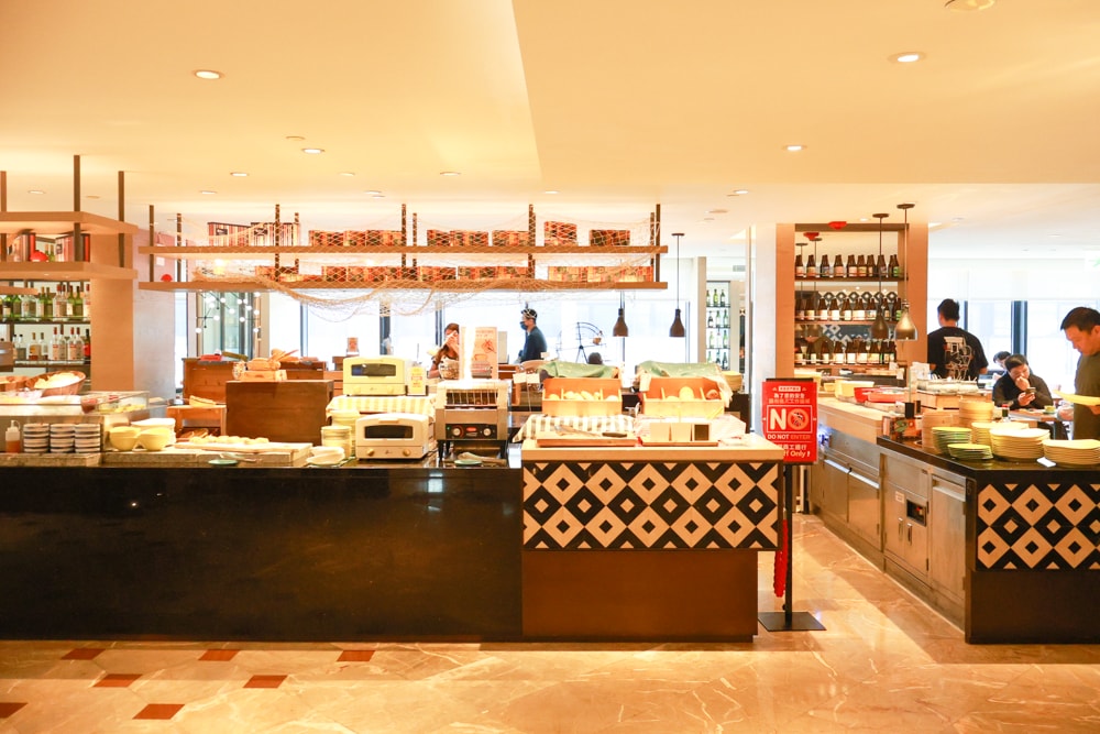 高雄住宿推薦｜高雄英迪格酒店。寵物住房專案開箱，近中央公園、捷運、美食購物都方便！