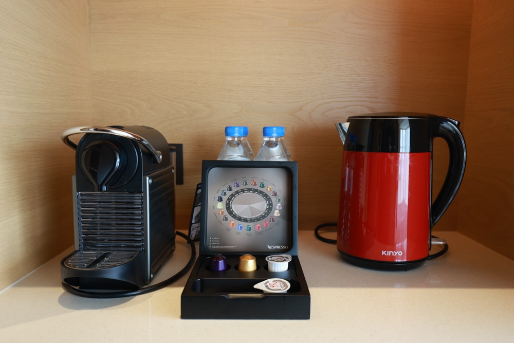 高雄住宿推薦｜高雄英迪格酒店。寵物住房專案開箱，近中央公園、捷運、美食購物都方便！