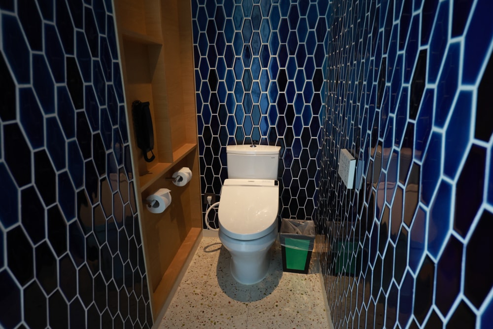 高雄住宿推薦｜高雄英迪格酒店。寵物住房專案開箱，近中央公園、捷運、美食購物都方便！