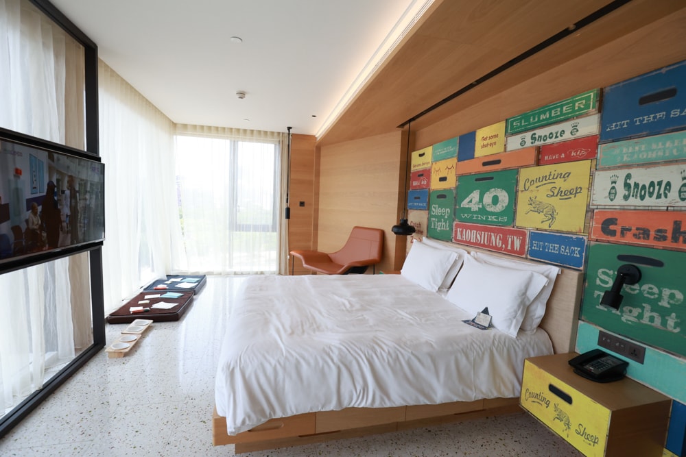 高雄住宿推薦｜高雄英迪格酒店。寵物住房專案開箱，近中央公園、捷運、美食購物都方便！