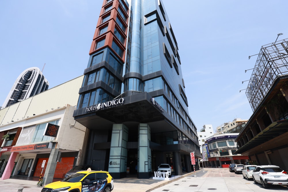 高雄住宿推薦｜高雄英迪格酒店。寵物住房專案開箱，近中央公園、捷運、美食購物都方便！