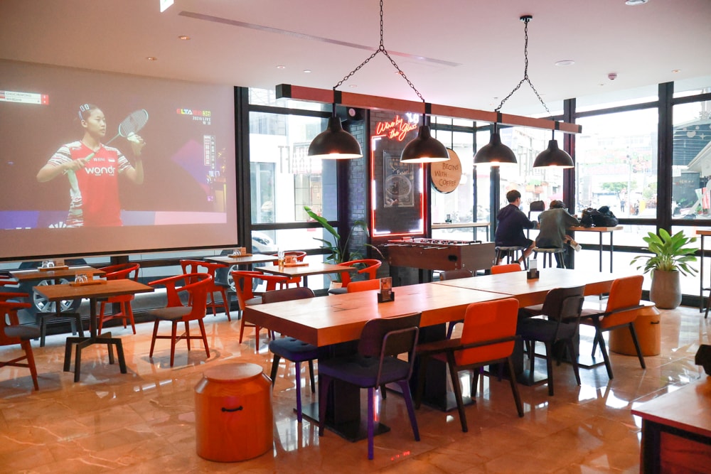 高雄住宿推薦｜高雄英迪格酒店。寵物住房專案開箱，近中央公園、捷運、美食購物都方便！