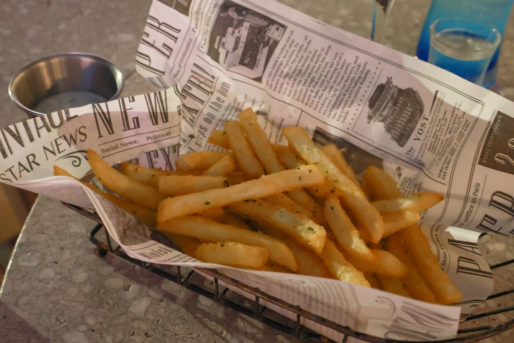 高雄住宿推薦｜高雄英迪格酒店。寵物住房專案開箱，近中央公園、捷運、美食購物都方便！