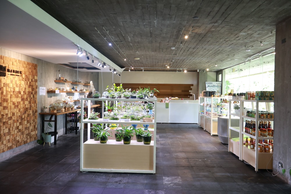 宜蘭員山勝洋休閒農場｜釣蝦DIY、水草火鍋、生態瓶體驗｜親子＋寵物友善半日遊推薦、宜蘭寵物友善景點推薦