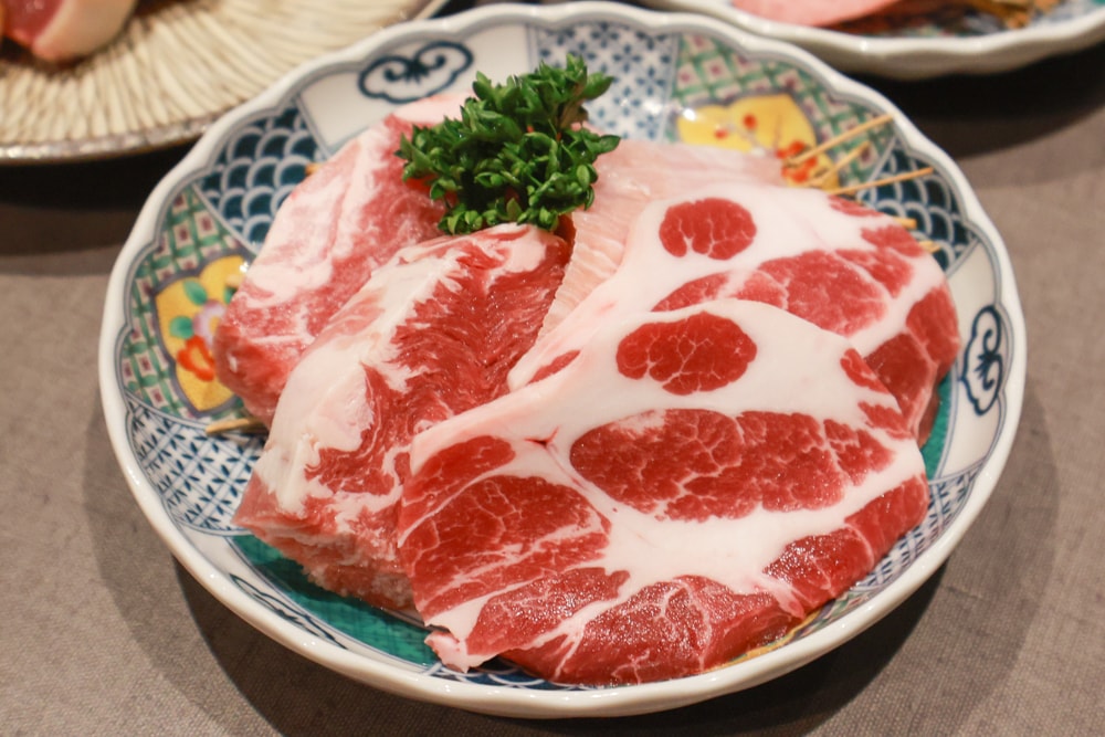 嘉義美食|觀止燒肉專人服務、高空夜景包廂、毛孩還有寵物餐一起吃大餐!!明太子飯、干貝炭燒必吃! - 第24張圖 嘉義美食|觀止燒肉專人服務、高空夜景包廂、毛孩還有寵物餐一起吃大餐!!明太子飯、干貝炭燒必吃!