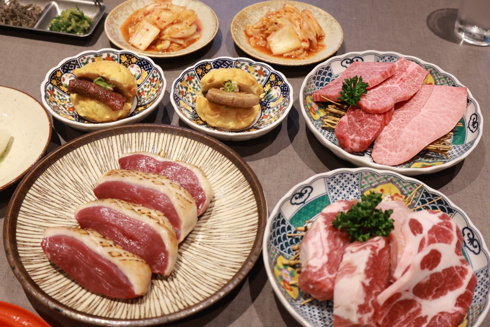 嘉義美食|觀止燒肉專人服務、高空夜景包廂、毛孩還有寵物餐一起吃大餐!!明太子飯、干貝炭燒必吃! - 第31張圖 嘉義美食|觀止燒肉專人服務、高空夜景包廂、毛孩還有寵物餐一起吃大餐!!明太子飯、干貝炭燒必吃!