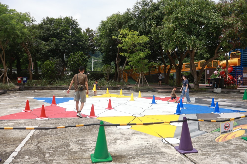 荒廢水泥廠變親子樂園|嘉義欣欣水泥森活園必玩亮點、親子放電、寵物友善觀光工廠、阿里山中繼站推薦 - 第18張圖 荒廢水泥廠變親子樂園|嘉義欣欣水泥森活園必玩亮點、親子放電、寵物友善觀光工廠、阿里山中繼站推薦