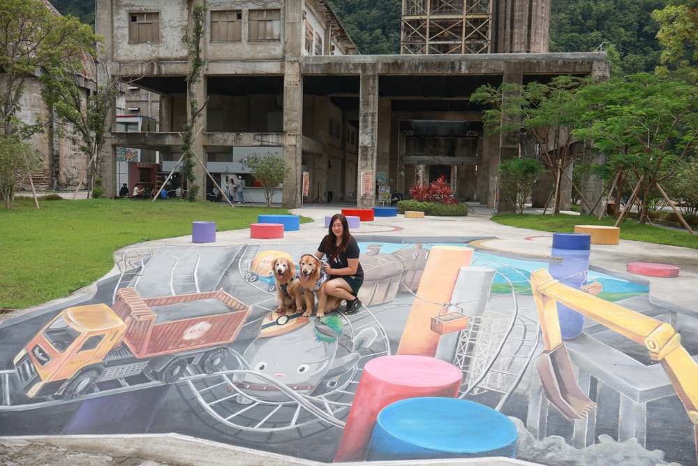 荒廢水泥廠變親子樂園|嘉義欣欣水泥森活園必玩亮點、親子放電、寵物友善觀光工廠、阿里山中繼站推薦 - 第5張圖 荒廢水泥廠變親子樂園|嘉義欣欣水泥森活園必玩亮點、親子放電、寵物友善觀光工廠、阿里山中繼站推薦
