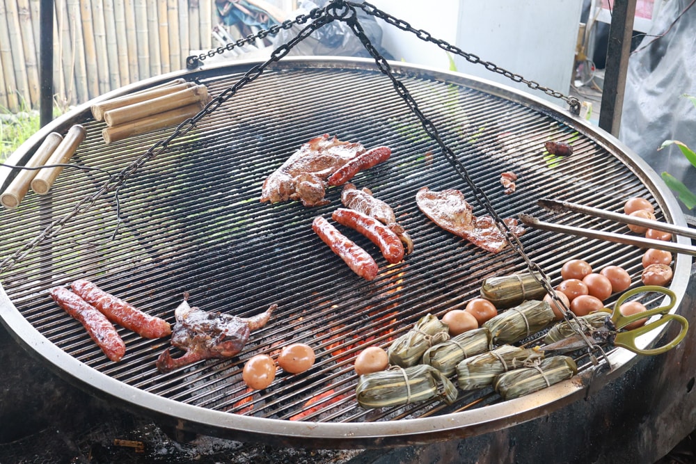 嘉義阿里山腳下景點｜逐鹿文創園區餵梅花鹿、看原民歌舞、鄒族文化、寵物友善景點、免費入園超充實！