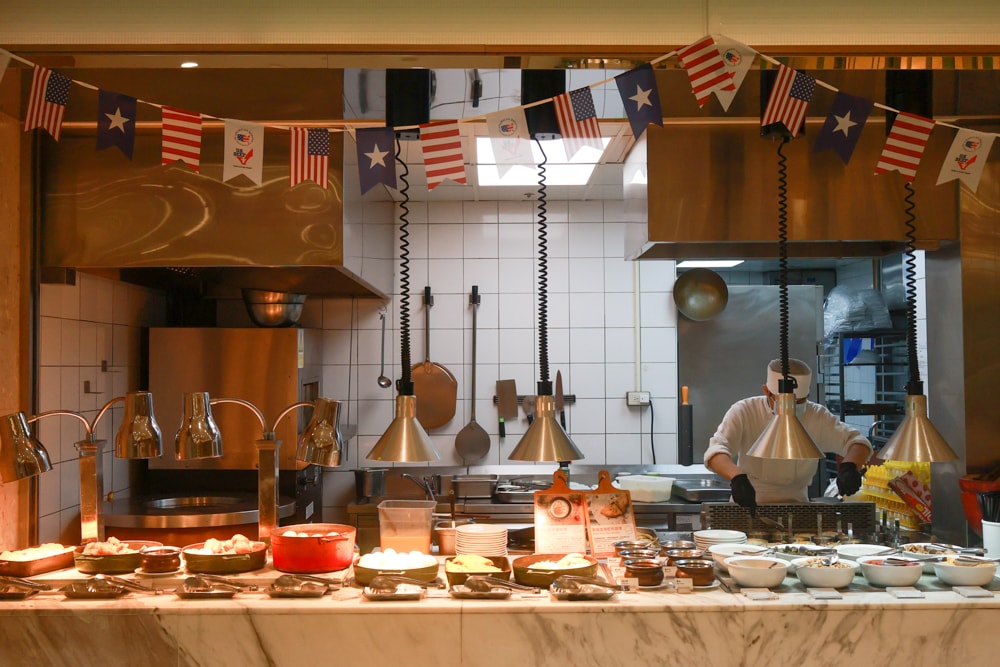 台北六福萬怡酒店｜台北寵物友善飯店、寵物房開箱、帶毛孩入住五星飯店、五星級萬豪飯店體系