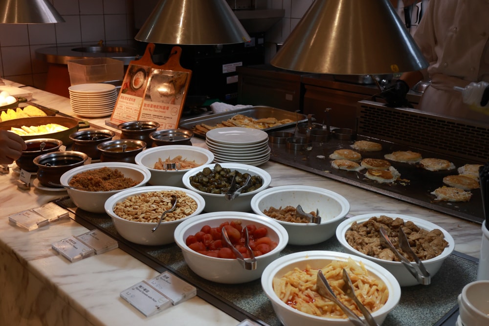 台北六福萬怡酒店｜台北寵物友善飯店、寵物房開箱、帶毛孩入住五星飯店、五星級萬豪飯店體系