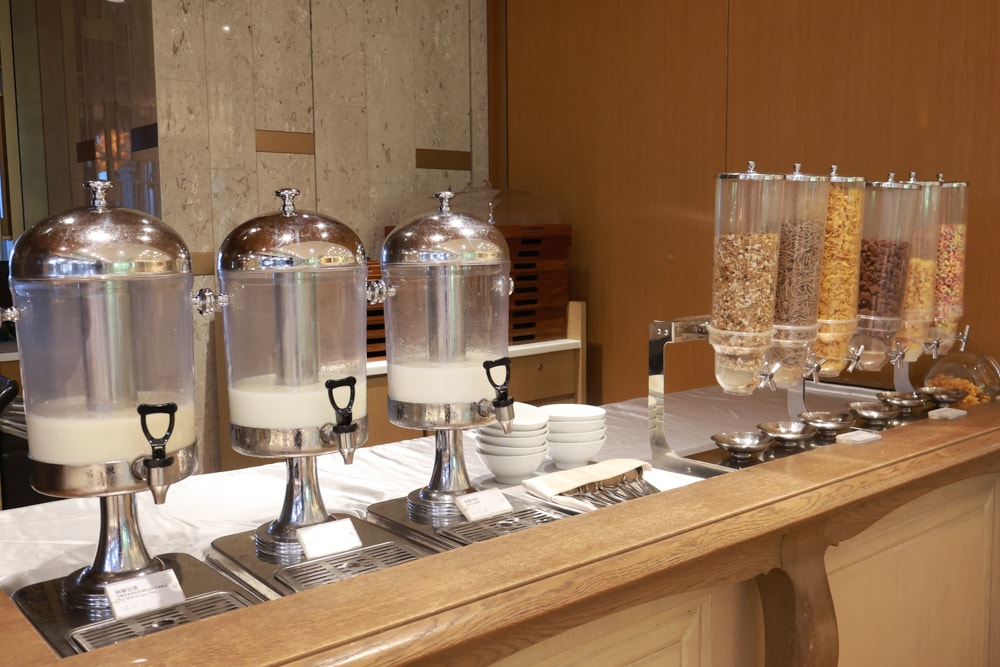 台北六福萬怡酒店｜台北寵物友善飯店、寵物房開箱、帶毛孩入住五星飯店、五星級萬豪飯店體系