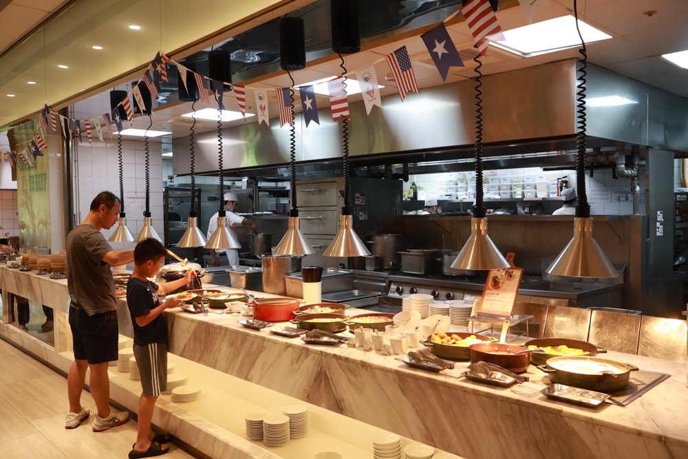 台北六福萬怡酒店｜台北寵物友善飯店、寵物房開箱、帶毛孩入住五星飯店、五星級萬豪飯店體系