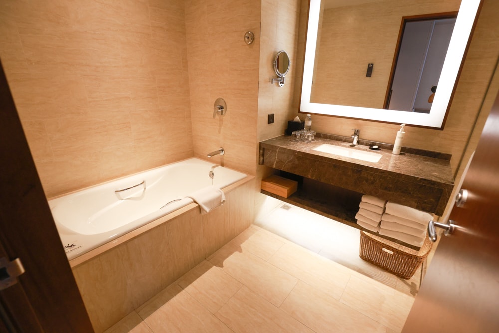 台北六福萬怡酒店｜台北寵物友善飯店、寵物房開箱、帶毛孩入住五星飯店、五星級萬豪飯店體系