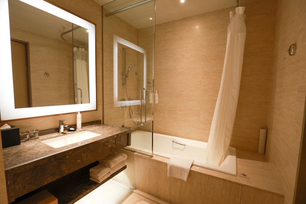 台北六福萬怡酒店｜台北寵物友善飯店、寵物房開箱、帶毛孩入住五星飯店、五星級萬豪飯店體系