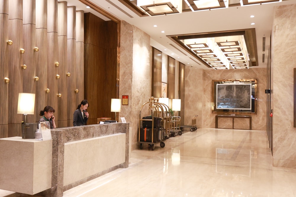 台北六福萬怡酒店｜台北寵物友善飯店、寵物房開箱、帶毛孩入住五星飯店、五星級萬豪飯店體系