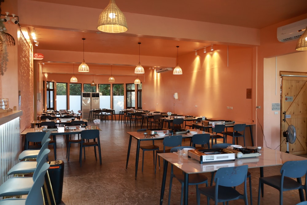 苗栗森林系寵物友善懶人露營|叢林開始Glamping 苗栗店。一泊四食、流體兔DIY、網美帳篷、寵物友善、露天泳池 - 第32張圖 苗栗森林系寵物友善懶人露營|叢林開始Glamping 苗栗店。一泊四食、流體兔DIY、網美帳篷、寵物友善、露天泳池