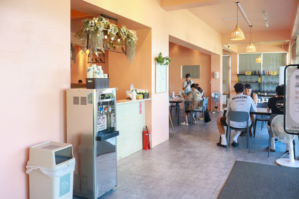 苗栗森林系寵物友善懶人露營|叢林開始Glamping 苗栗店。一泊四食、流體兔DIY、網美帳篷、寵物友善、露天泳池 - 第31張圖 苗栗森林系寵物友善懶人露營|叢林開始Glamping 苗栗店。一泊四食、流體兔DIY、網美帳篷、寵物友善、露天泳池