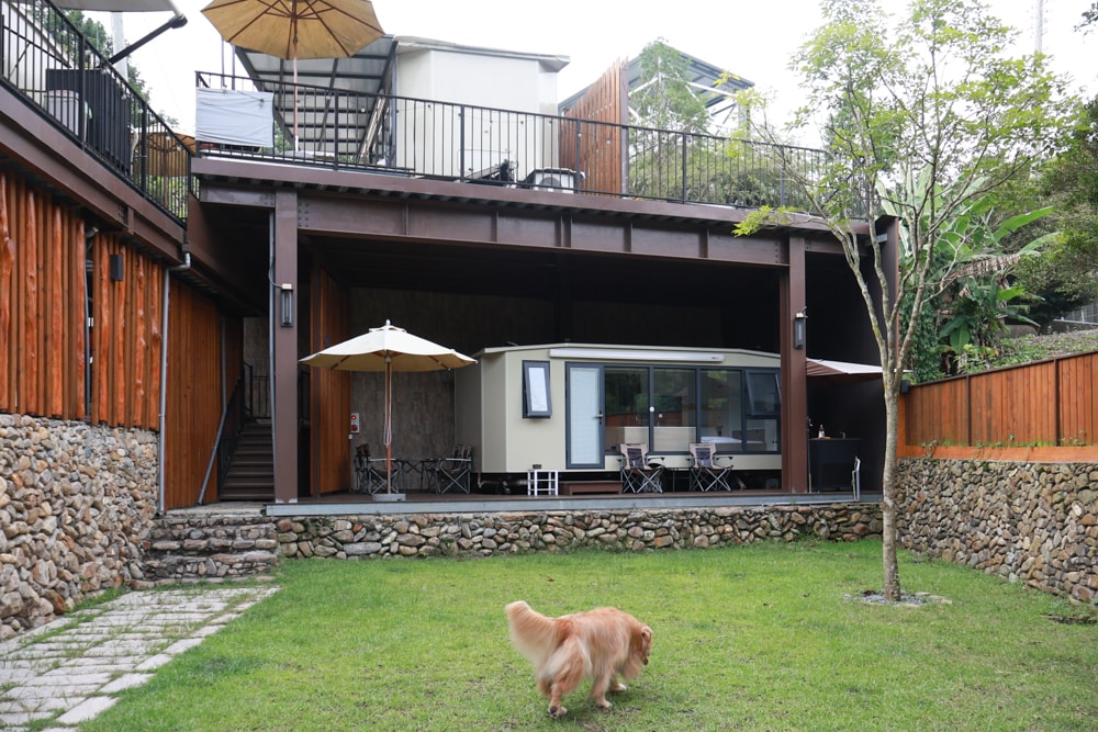 日月潭最Chill的寵物友善住宿｜陌野露營車驛站、寵物友善露營車、免搭帳豪華露營、南投寵物友善住宿