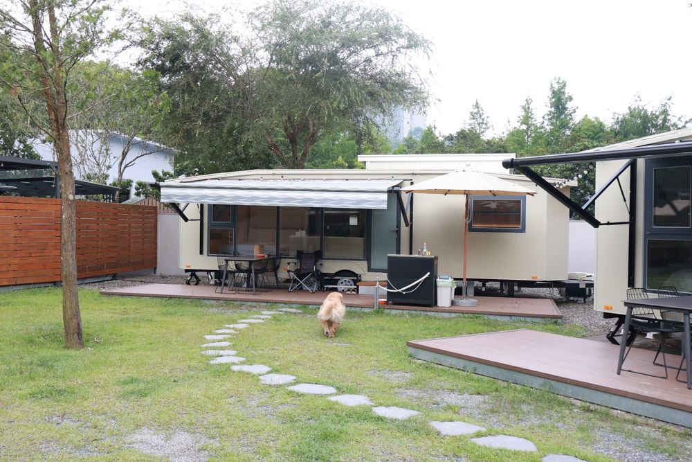 日月潭最Chill的寵物友善住宿｜陌野露營車驛站、寵物友善露營車、免搭帳豪華露營、南投寵物友善住宿