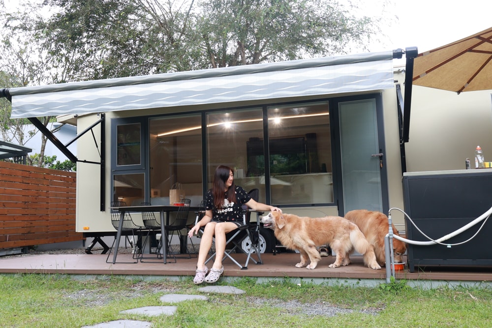日月潭最Chill的寵物友善住宿｜陌野露營車驛站、寵物友善露營車、免搭帳豪華露營、南投寵物友善住宿