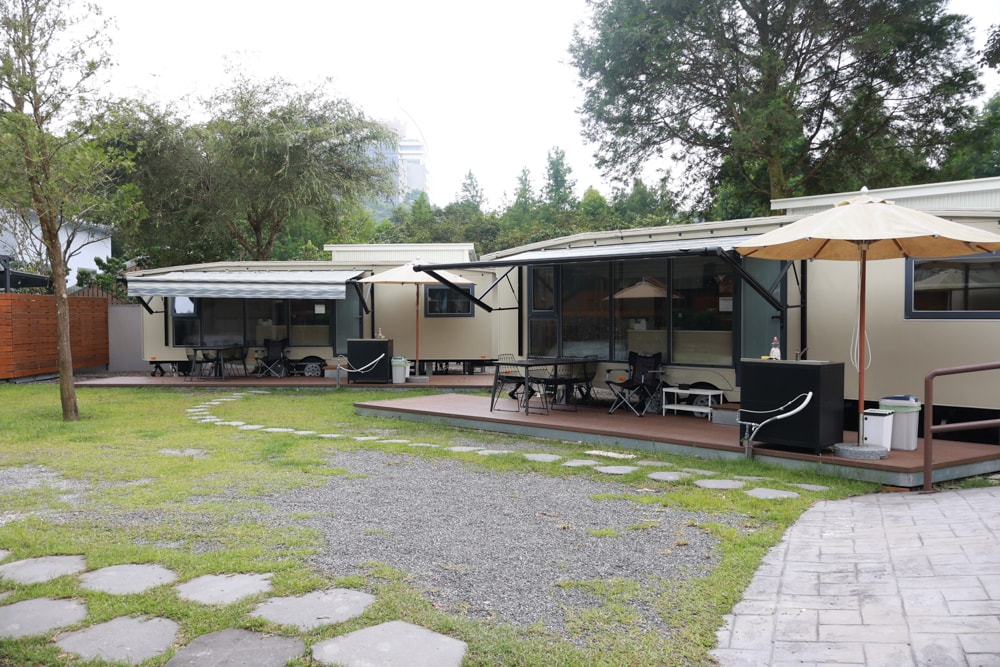 日月潭最Chill的寵物友善住宿｜陌野露營車驛站、寵物友善露營車、免搭帳豪華露營、南投寵物友善住宿