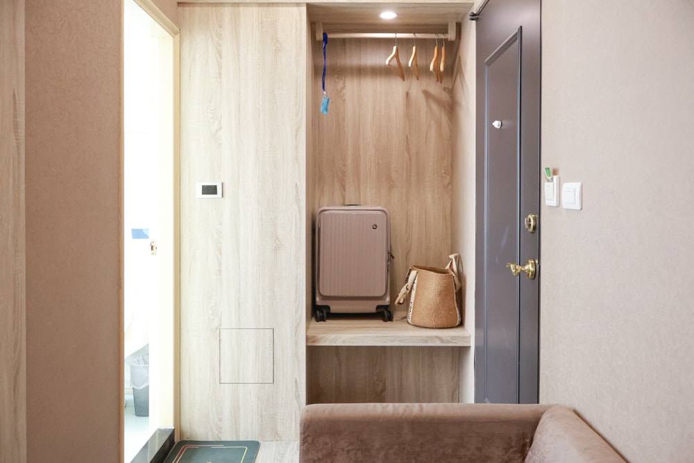 宜蘭礁溪住宿｜礁溪青池人文温泉旅店。宜蘭寵物友善飯店、大湯池、大床鋪，還能攜帶寵物入住！