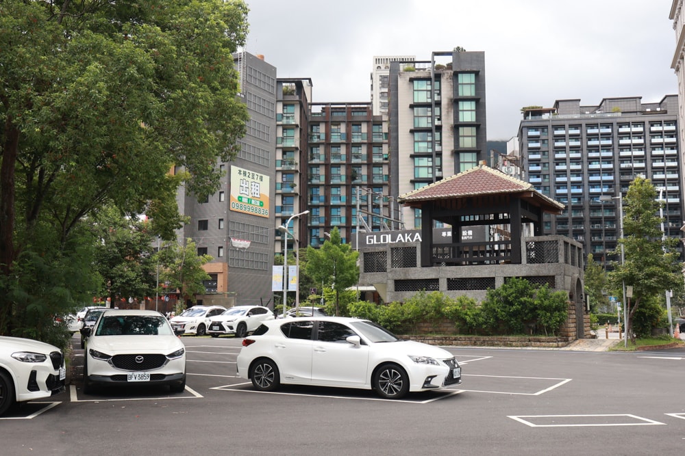 宜蘭礁溪住宿｜礁溪青池人文温泉旅店。宜蘭寵物友善飯店、大湯池、大床鋪，還能攜帶寵物入住！