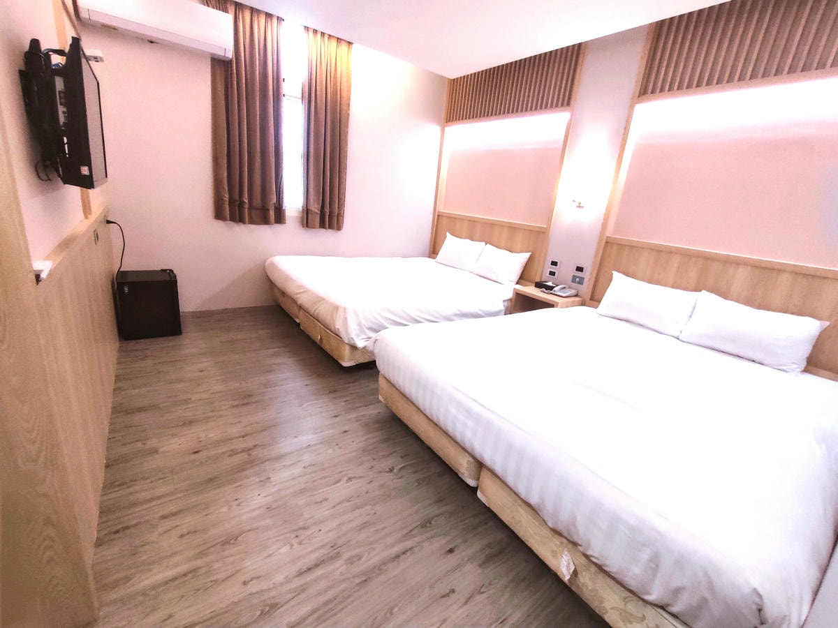 宜蘭礁溪住宿｜礁溪青池人文温泉旅店。宜蘭寵物友善飯店、大湯池、大床鋪，還能攜帶寵物入住！