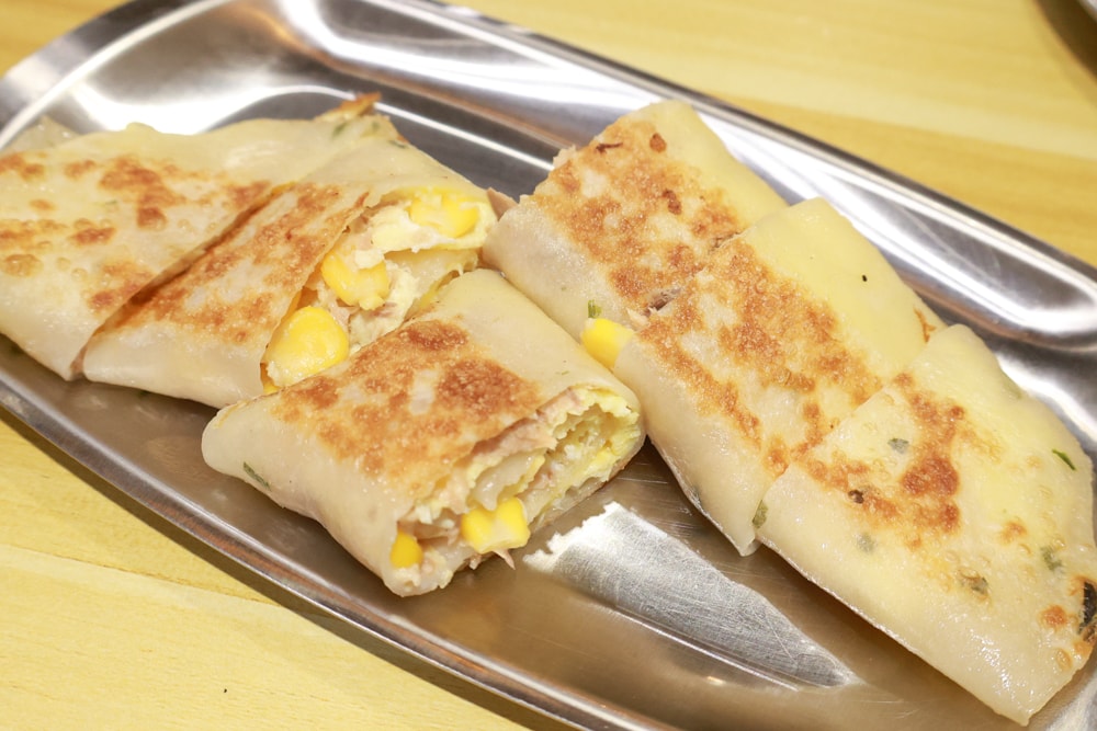 宜蘭美食｜夜煎部小食堂礁溪店。寵物友善餐廳、礁溪宵夜、炒泡麵、咖哩飯、漢堡、蛋餅、鍋燒麵！
