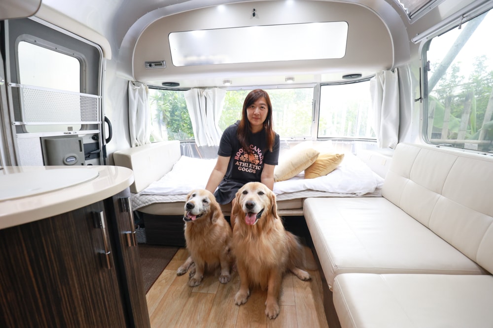 苗栗卓蘭住宿｜小巷清風 Le.Alley Autocamp Resort。苗栗 GlampingAirstream豪華露營車、一泊二食、寵物友善、鯉魚潭湖畔旁