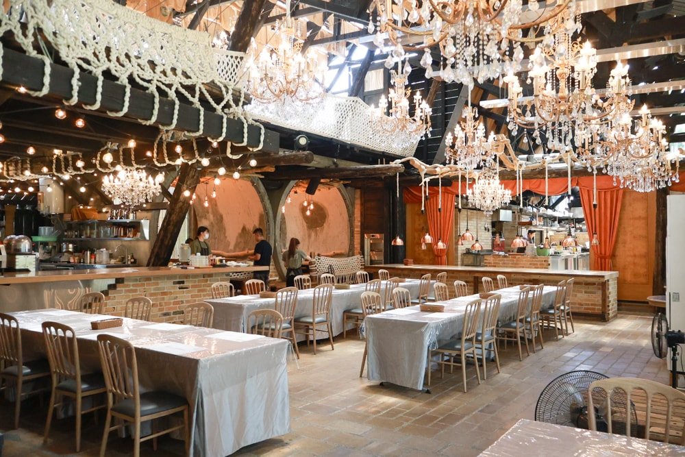 苗栗卓蘭最頂級豪華露營|橘舍三食奢華Glamping。一泊三食 × 寵物友善 × 波西米亞風神殿帳 × 手作果醬× 柴燒無菜單晚餐 - 第41張圖 苗栗卓蘭最頂級豪華露營|橘舍三食奢華Glamping。一泊三食 × 寵物友善 × 波西米亞風神殿帳 × 手作果醬× 柴燒無菜單晚餐