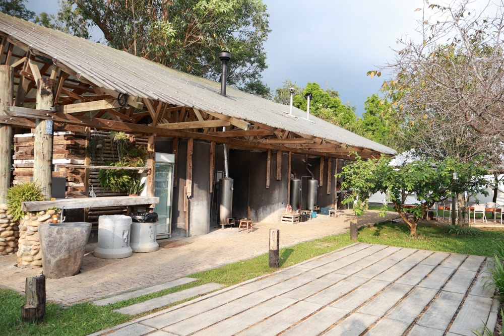 苗栗卓蘭最頂級豪華露營|橘舍三食奢華Glamping。一泊三食 × 寵物友善 × 波西米亞風神殿帳 × 手作果醬× 柴燒無菜單晚餐 - 第28張圖 苗栗卓蘭最頂級豪華露營|橘舍三食奢華Glamping。一泊三食 × 寵物友善 × 波西米亞風神殿帳 × 手作果醬× 柴燒無菜單晚餐
