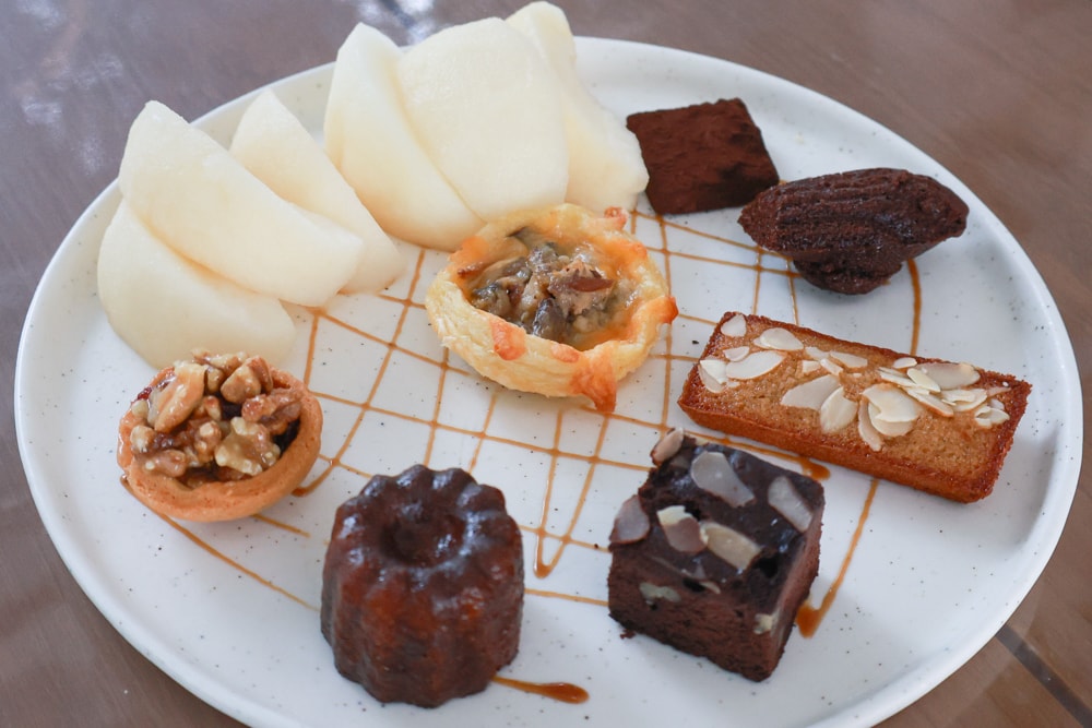 苗栗卓蘭住宿｜小巷清風 Le.Alley Autocamp Resort。苗栗 GlampingAirstream豪華露營車、一泊二食、寵物友善、鯉魚潭湖畔旁