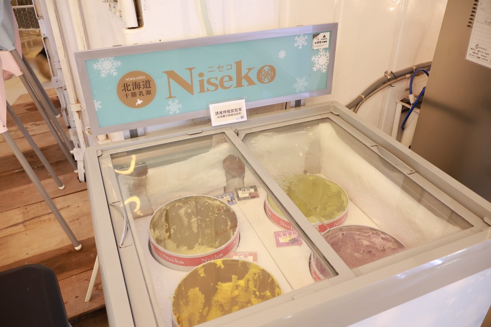 苗栗卓蘭住宿｜小巷清風 Le.Alley Autocamp Resort。苗栗 GlampingAirstream豪華露營車、一泊二食、寵物友善、鯉魚潭湖畔旁