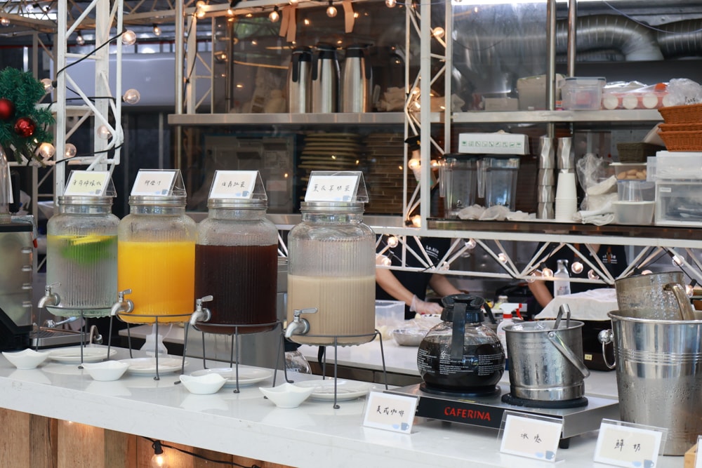 苗栗卓蘭住宿｜小巷清風 Le.Alley Autocamp Resort。苗栗 GlampingAirstream豪華露營車、一泊二食、寵物友善、鯉魚潭湖畔旁