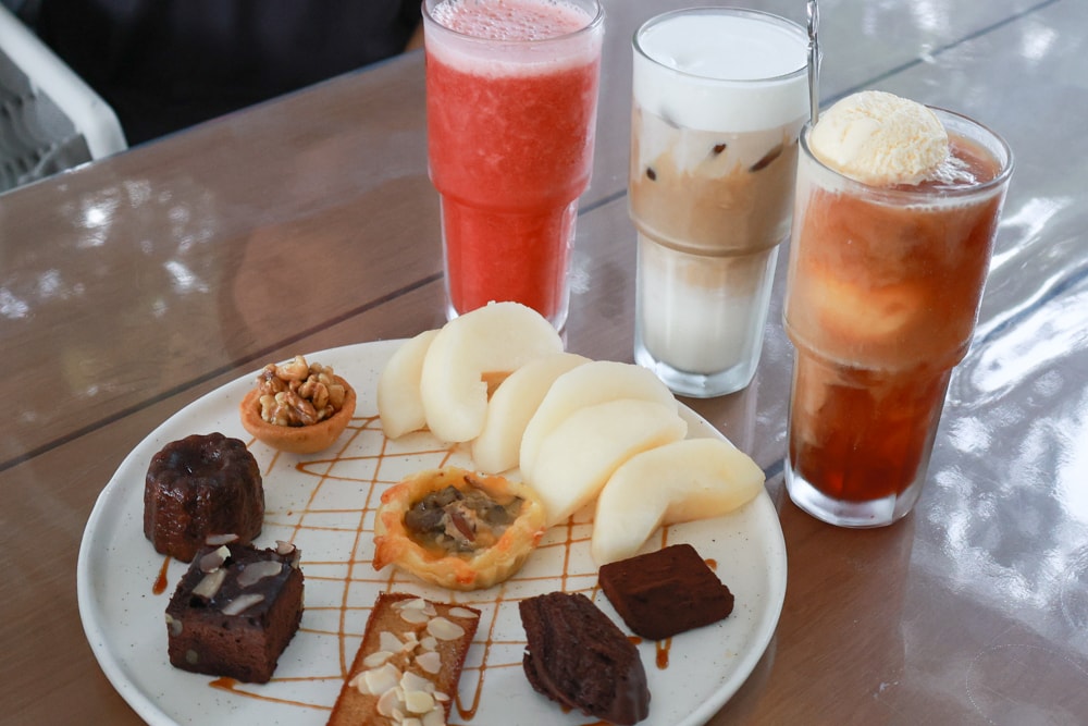 苗栗卓蘭住宿｜小巷清風 Le.Alley Autocamp Resort。苗栗 GlampingAirstream豪華露營車、一泊二食、寵物友善、鯉魚潭湖畔旁