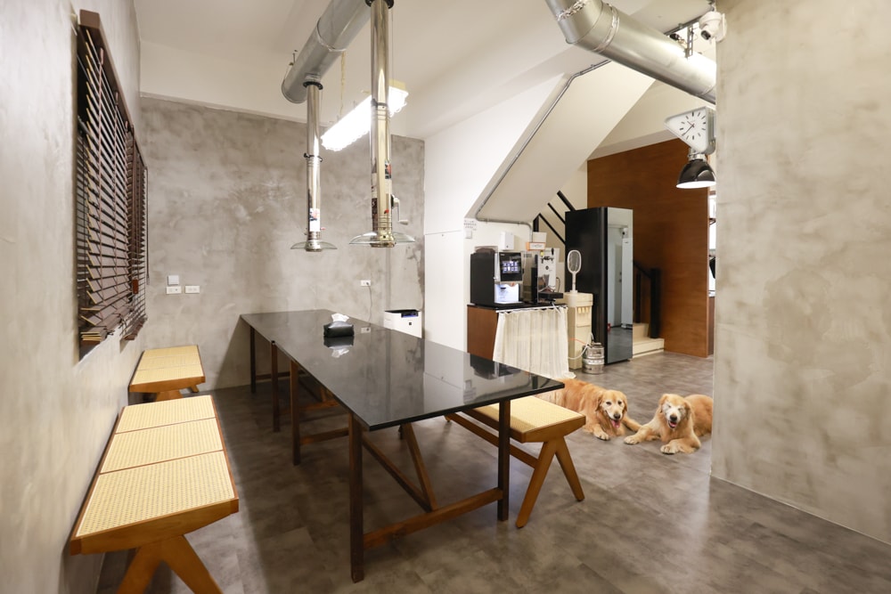 宜蘭礁溪|那裡 bed and breakfast 2館 那裡對面。獨棟日式輕工業風電梯民宿、寵物友善、可包棟、燒肉+卡拉OK、電動麻將桌&兒童遊戲室一次擁有 - 第4張圖 宜蘭礁溪|那裡 bed and breakfast 2館 那裡對面。獨棟日式輕工業風電梯民宿、寵物友善、可包棟、燒肉+卡拉OK、電動麻將桌&兒童遊戲室一次擁有