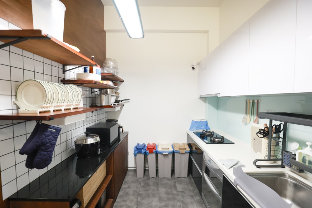 宜蘭礁溪|那裡 bed and breakfast 2館 那裡對面。獨棟日式輕工業風電梯民宿、寵物友善、可包棟、燒肉+卡拉OK、電動麻將桌&兒童遊戲室一次擁有 - 第16張圖 宜蘭礁溪|那裡 bed and breakfast 2館 那裡對面。獨棟日式輕工業風電梯民宿、寵物友善、可包棟、燒肉+卡拉OK、電動麻將桌&兒童遊戲室一次擁有