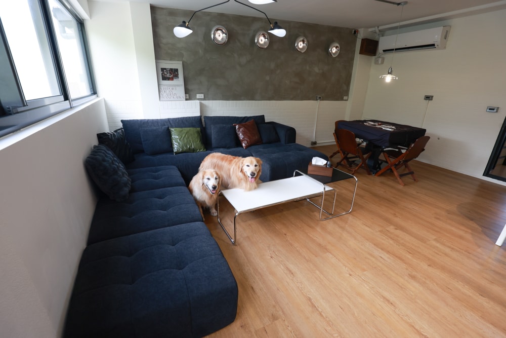 宜蘭礁溪|那裡 bed and breakfast 2館 那裡對面。獨棟日式輕工業風電梯民宿、寵物友善、可包棟、燒肉+卡拉OK、電動麻將桌&兒童遊戲室一次擁有 - 第25張圖 宜蘭礁溪|那裡 bed and breakfast 2館 那裡對面。獨棟日式輕工業風電梯民宿、寵物友善、可包棟、燒肉+卡拉OK、電動麻將桌&兒童遊戲室一次擁有