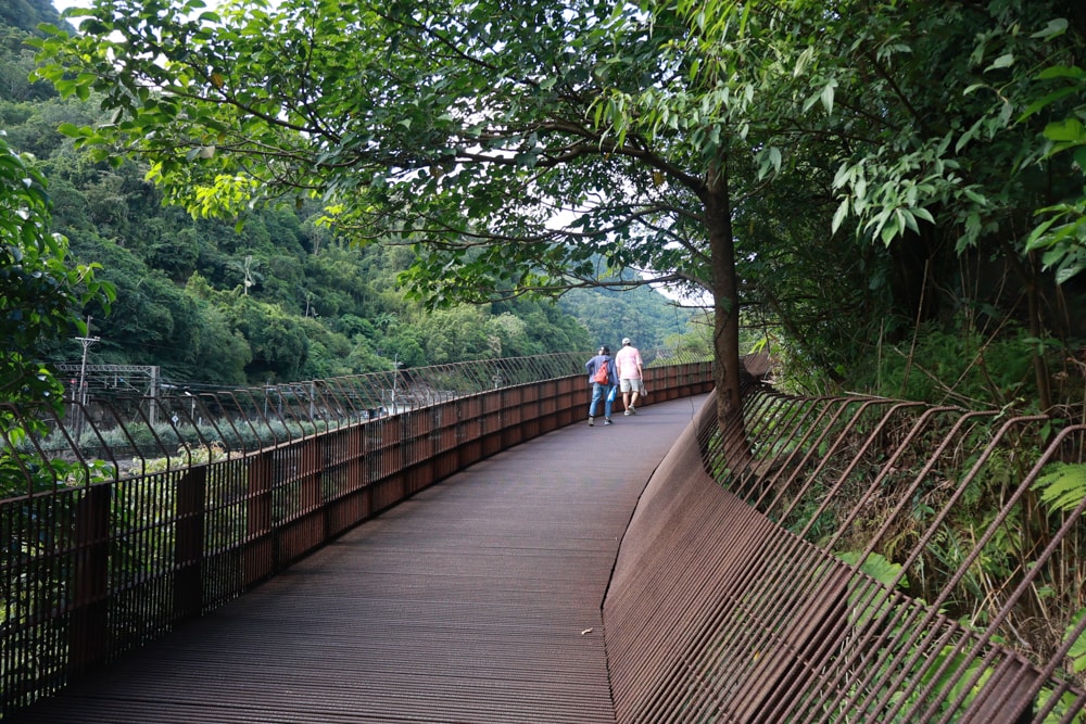 🐾瑞芳兩天一夜旅遊｜猴硐貓村 × 三貂嶺友善隧道 × 寬哥那裡秘境餐廳 × 瑞芳動物之家。友善動物生態旅遊