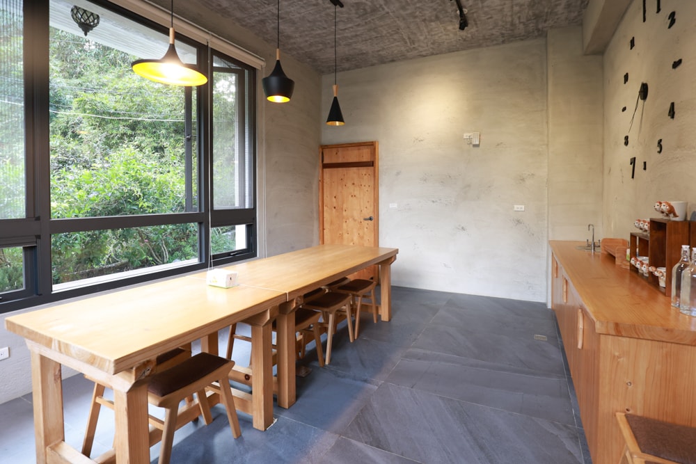 南投日月潭秘境住宿|八番私人住宅。隱身在日月潭森林系設計民宿、寵物友善民宿、感受最純粹最靜謐的日月潭住宿 - 第14張圖 南投日月潭秘境住宿|八番私人住宅。隱身在日月潭森林系設計民宿、寵物友善民宿、感受最純粹最靜謐的日月潭住宿