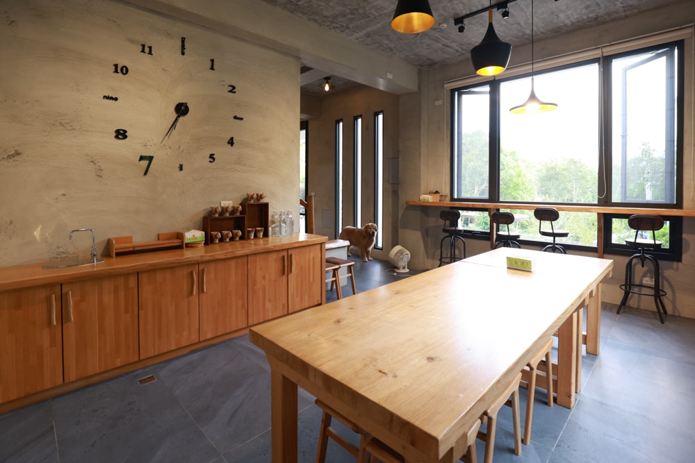 南投日月潭秘境住宿|八番私人住宅。隱身在日月潭森林系設計民宿、寵物友善民宿、感受最純粹最靜謐的日月潭住宿 - 第13張圖 南投日月潭秘境住宿|八番私人住宅。隱身在日月潭森林系設計民宿、寵物友善民宿、感受最純粹最靜謐的日月潭住宿