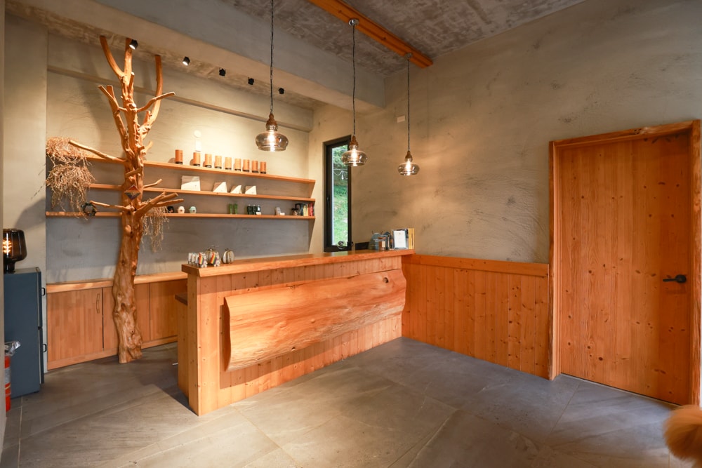 南投日月潭秘境住宿|八番私人住宅。隱身在日月潭森林系設計民宿、寵物友善民宿、感受最純粹最靜謐的日月潭住宿 - 第12張圖 南投日月潭秘境住宿|八番私人住宅。隱身在日月潭森林系設計民宿、寵物友善民宿、感受最純粹最靜謐的日月潭住宿